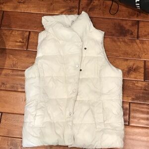 Old Navy Ivory Puffer Vest